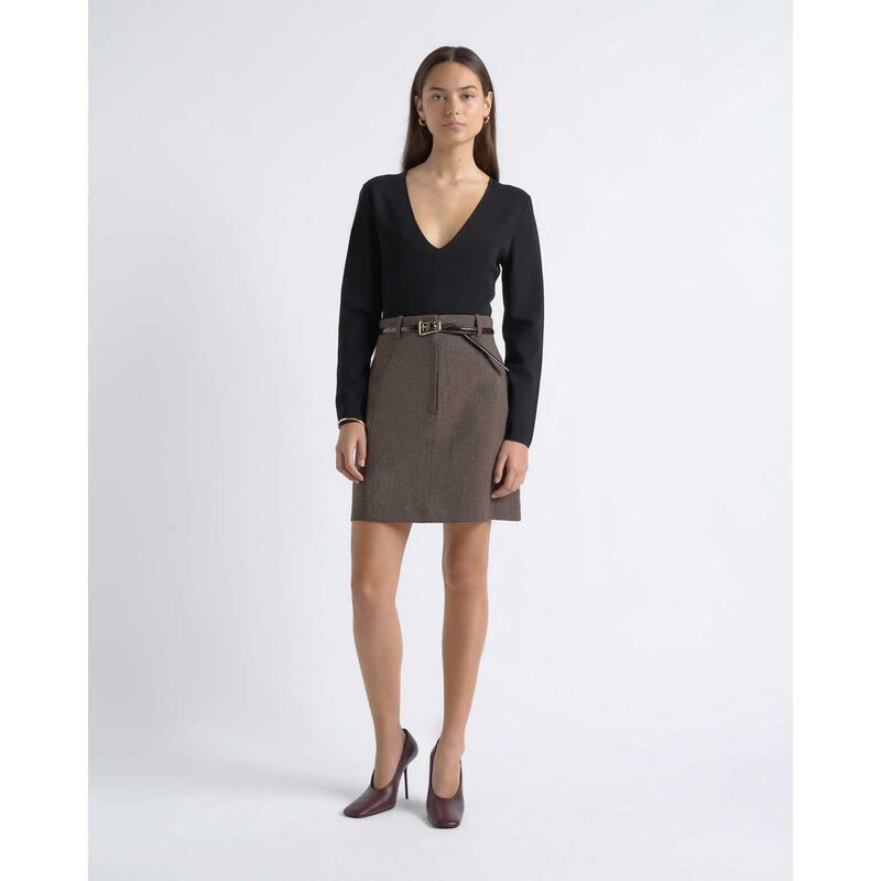 Cue Milano Long Sleeve V Neck Knit image number 11